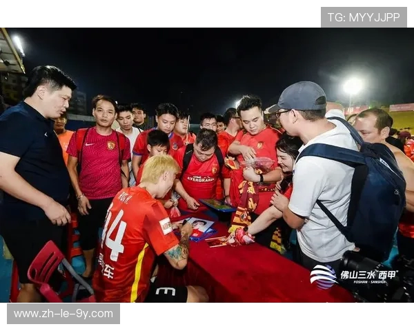 广州凤铝足球俱乐部崛起之路探秘城市精神与绿茵梦想的融合 广州凤铝足球俱乐部崛起之路探秘城市精神与绿茵梦想的融合